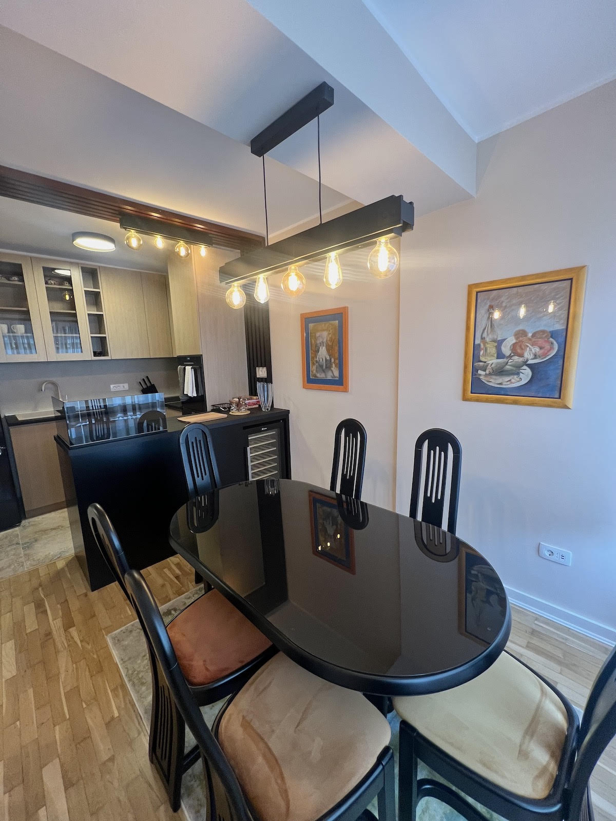 Izdajemo trosoban stan, Dedinje, 102m² - slika 2