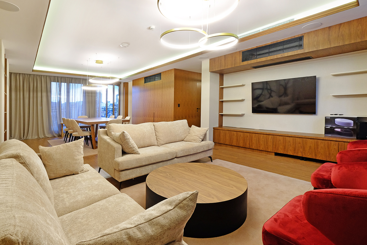 Prodaja 6-soban stan VOZDOVAC 250m²