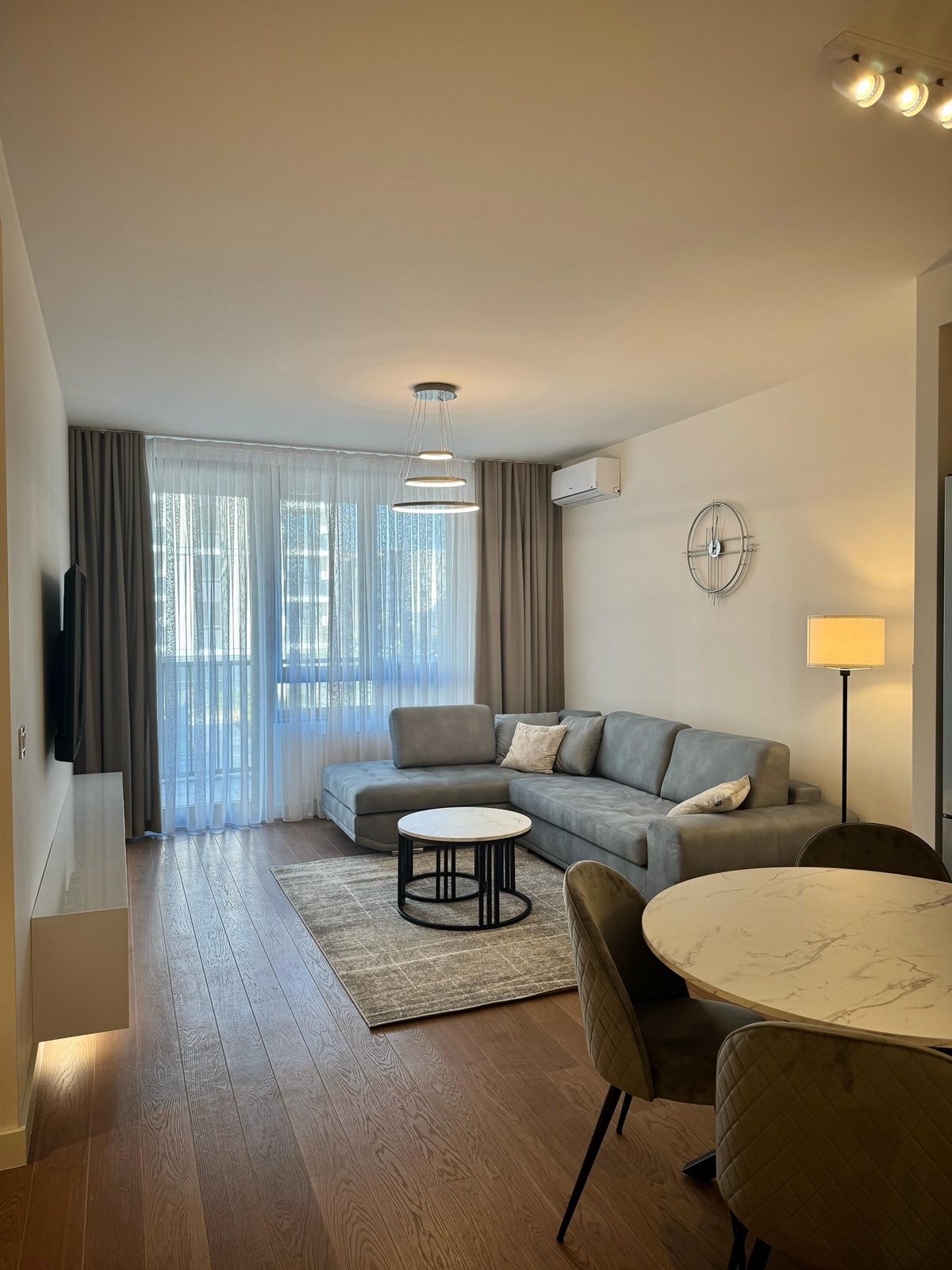 Izdajemo trosoban stan, Beograd Na Vodi, 103m² - slika 2