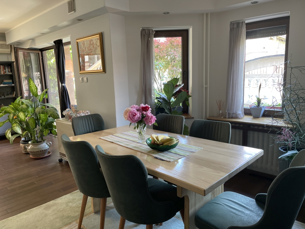 Prodaja 8-soban stan ZVEZDARA 416m²