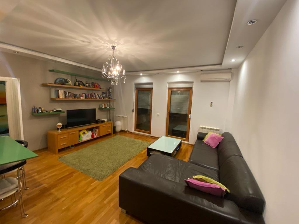 Izdavanje dvosoban stan STARI GRAD 63m²