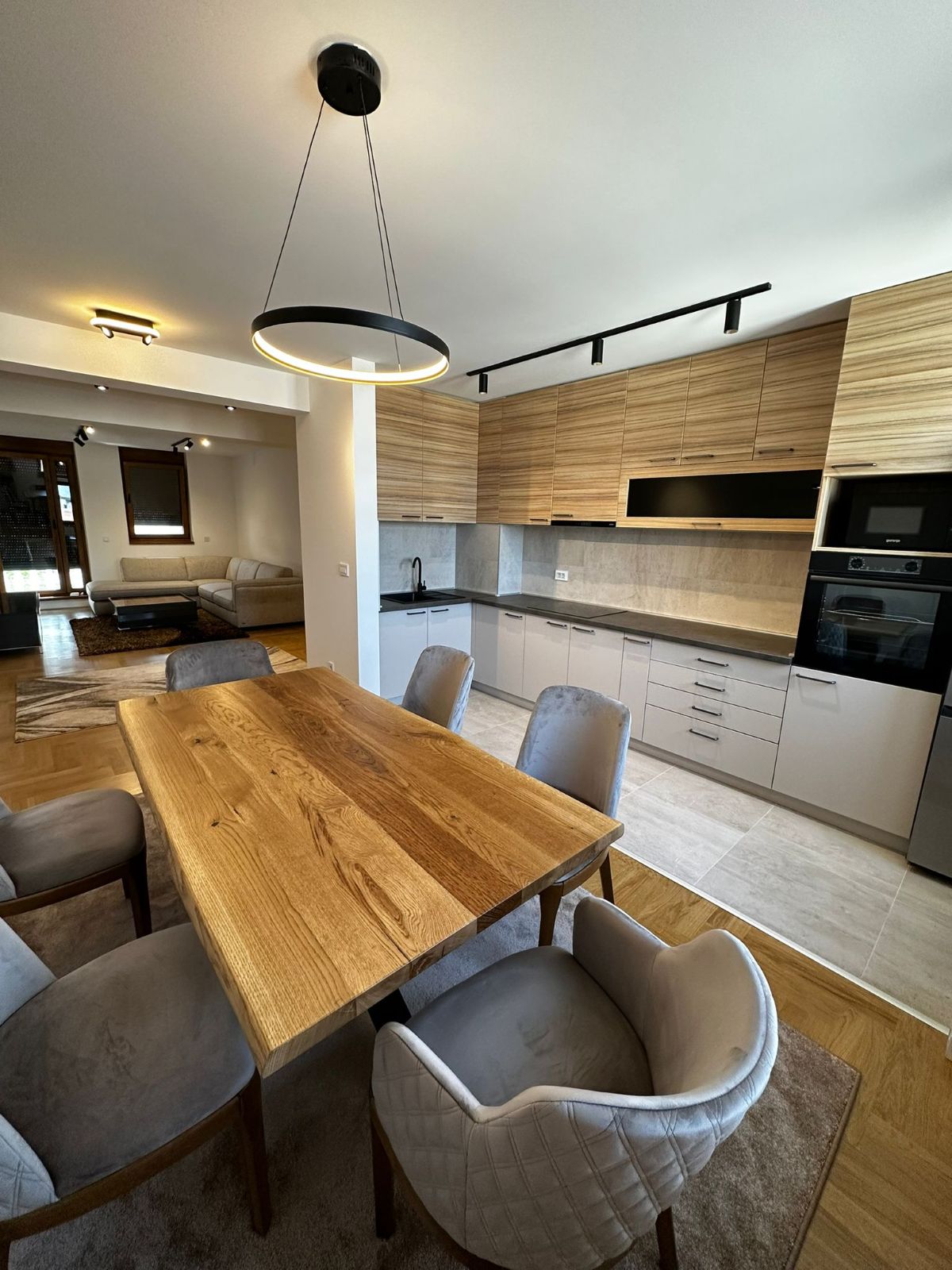 Izdajemo trosoban stan, Dorcol, 80m² - slika 2