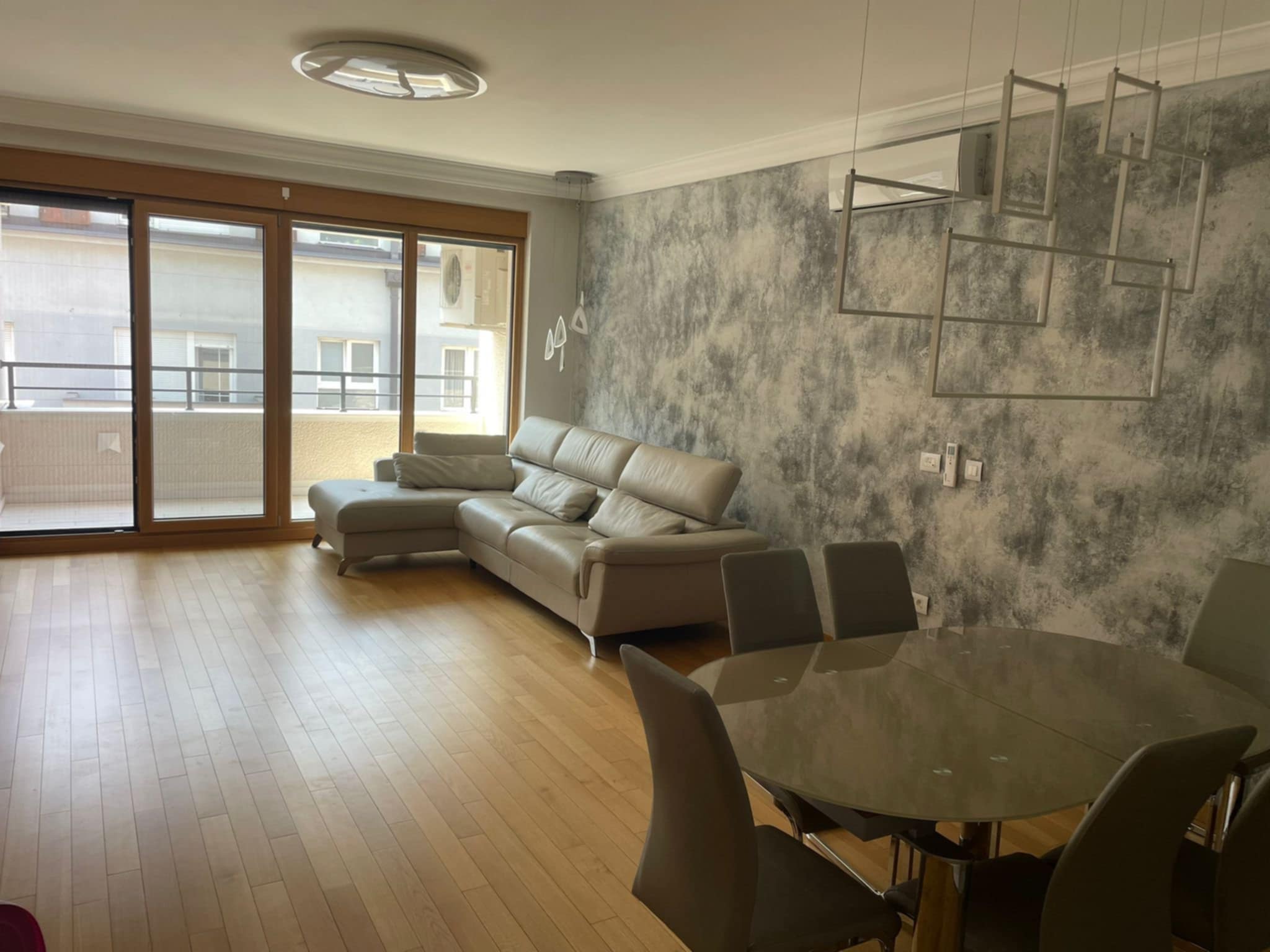 Izdavanje 3.5-soban stan VRACAR 112m²