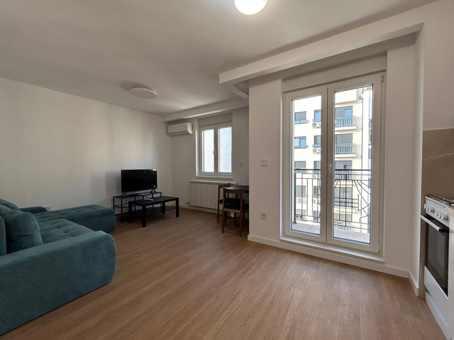 Izdavanje jednosoban stan VOZDOVAC 31m²