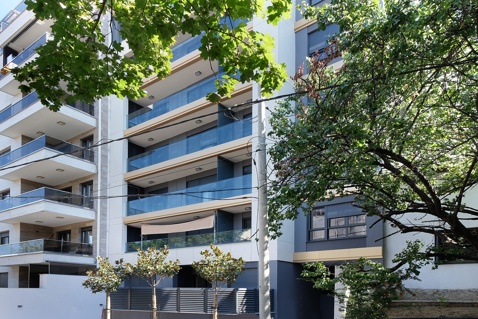 Prodaja četvorosoban stan AUTOKOMANDA, VOZDOVAC 125m²