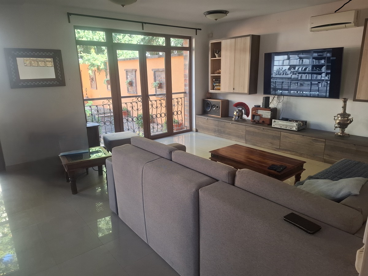 Prodaja 6-soban stan KALENIC PIJACA, VRACAR 180m²