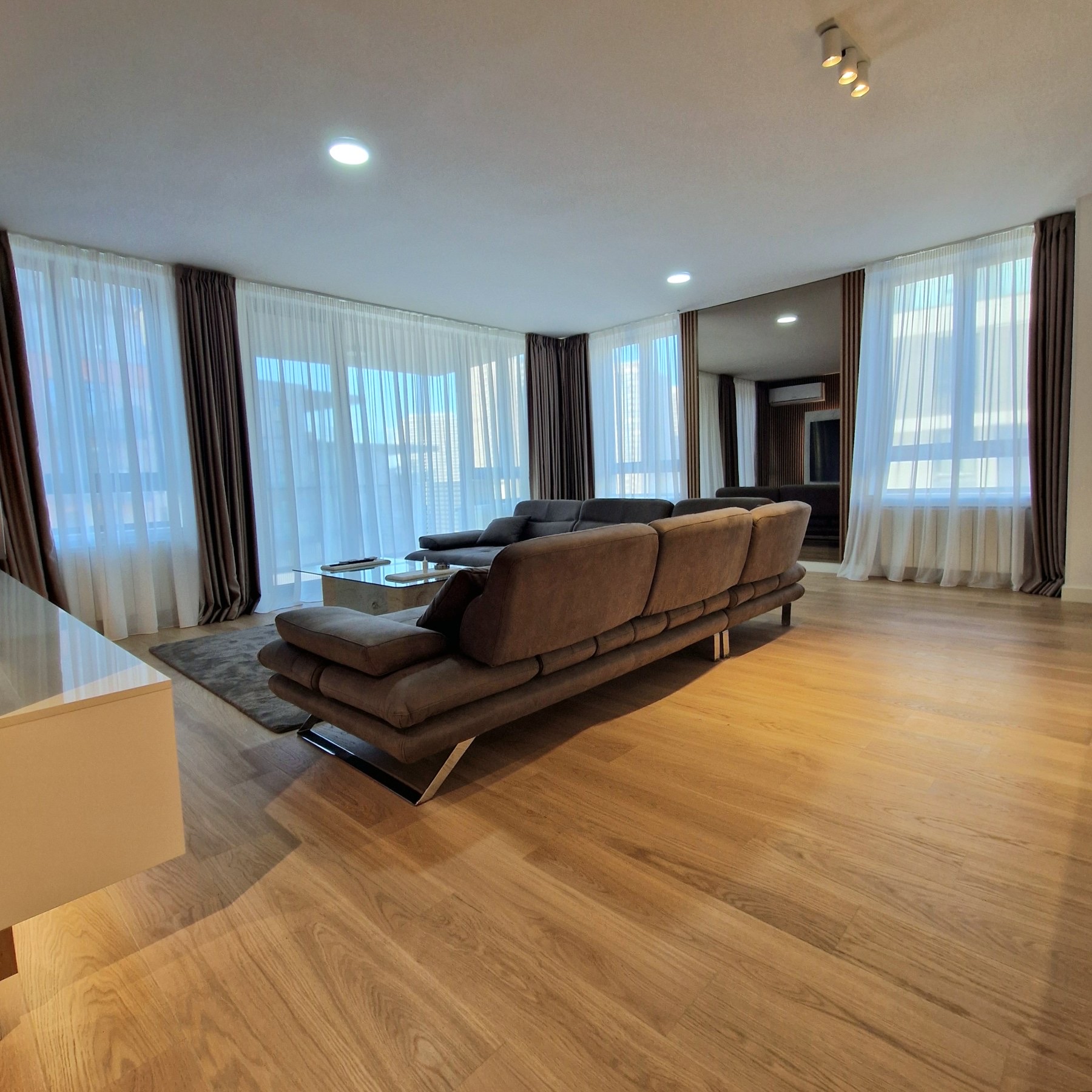 Prodaja četvorosoban stan SAVSKI VENAC 123m²