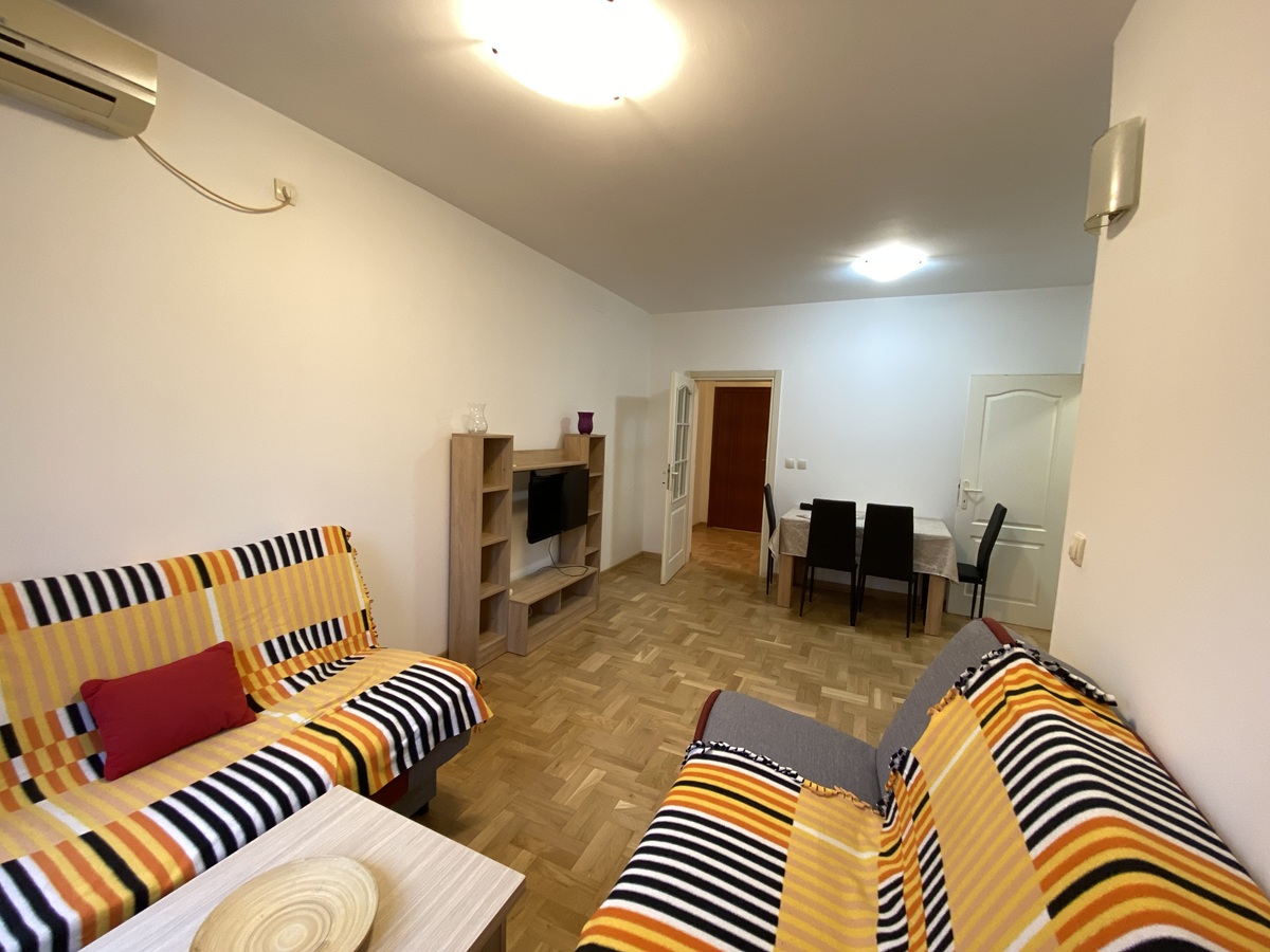 Izdajemo dvoiposoban stan, Juzni Bulevar, 60m² - slika 2