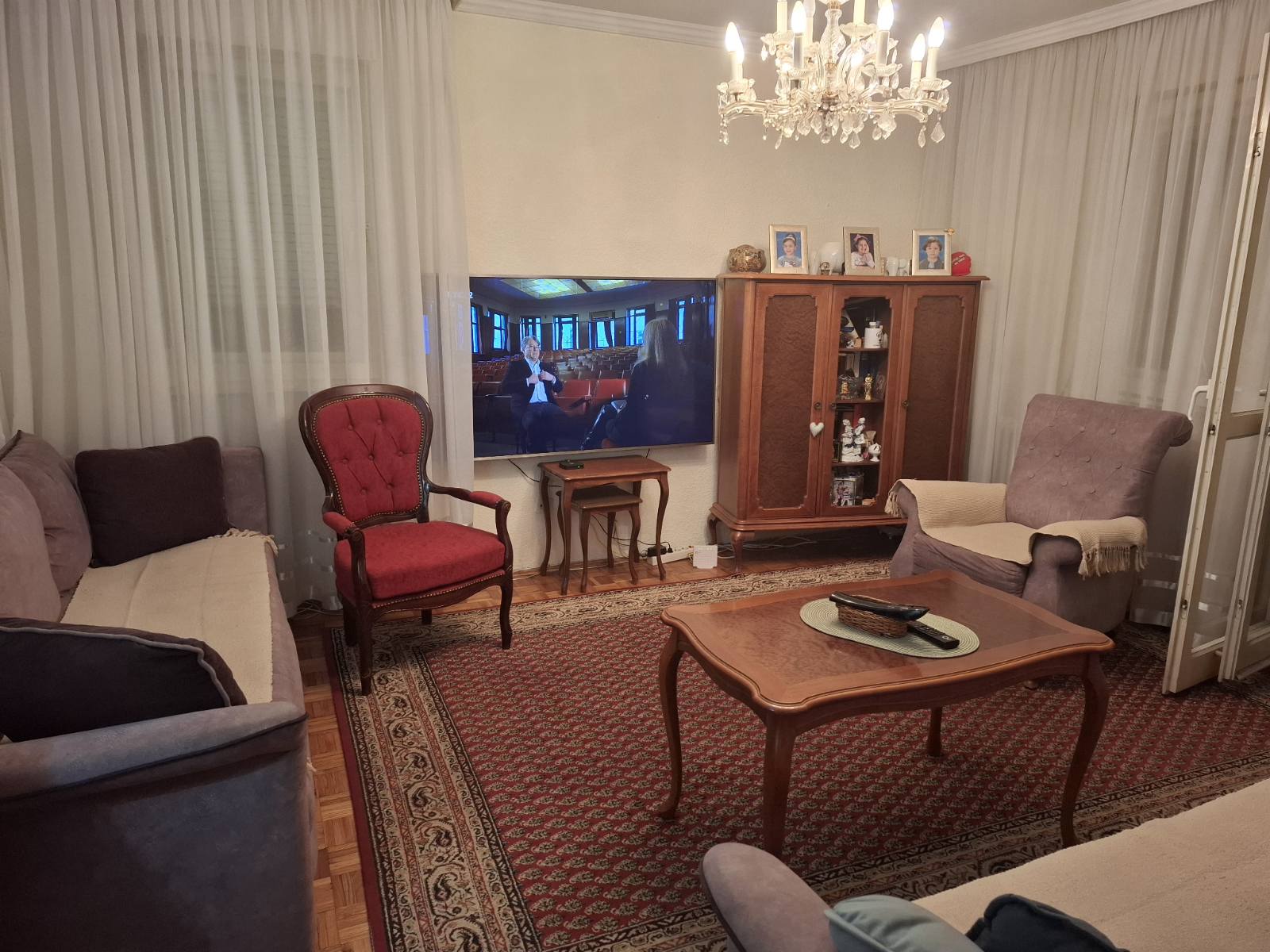 Prodajemo dvosoban stan, Zemun, Gornji Grad, 61m² - slika 2