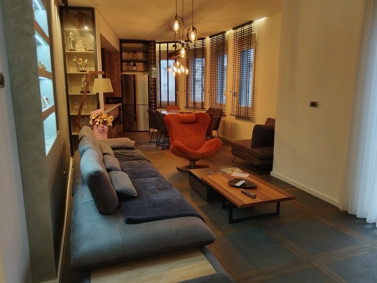 Izdavanje četvorosoban stan VRACAR 90m²