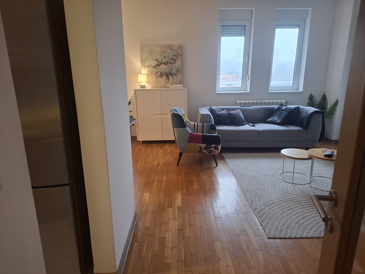 Prodajemo trosoban stan, Autokomanda, 70m² - slika 2