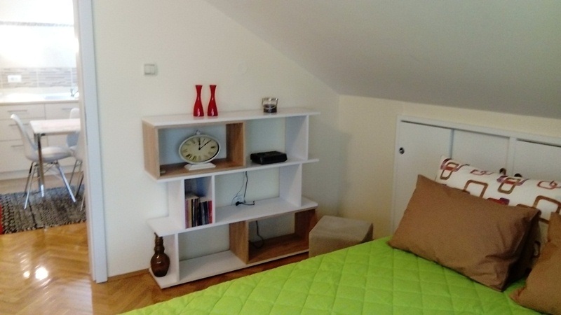 Izdajemo dvosoban stan, Dedinje, 49m² - slika 2