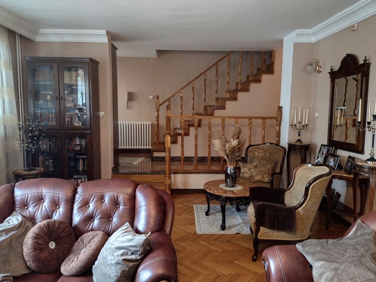 Prodajemo kuću, Dedinje, 415m² - slika 2