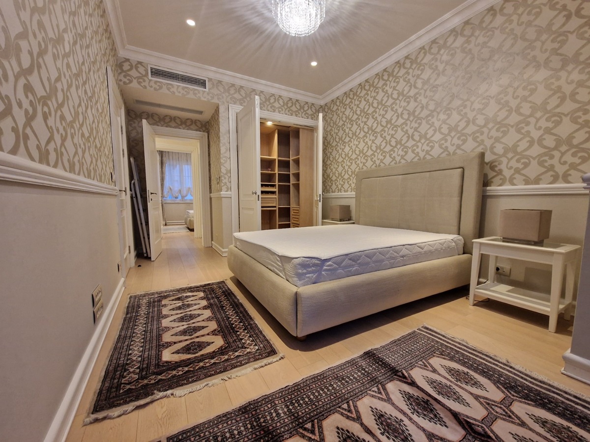 Izdajemo trosoban stan, Knez Mihajlova, 120m² - slika 2